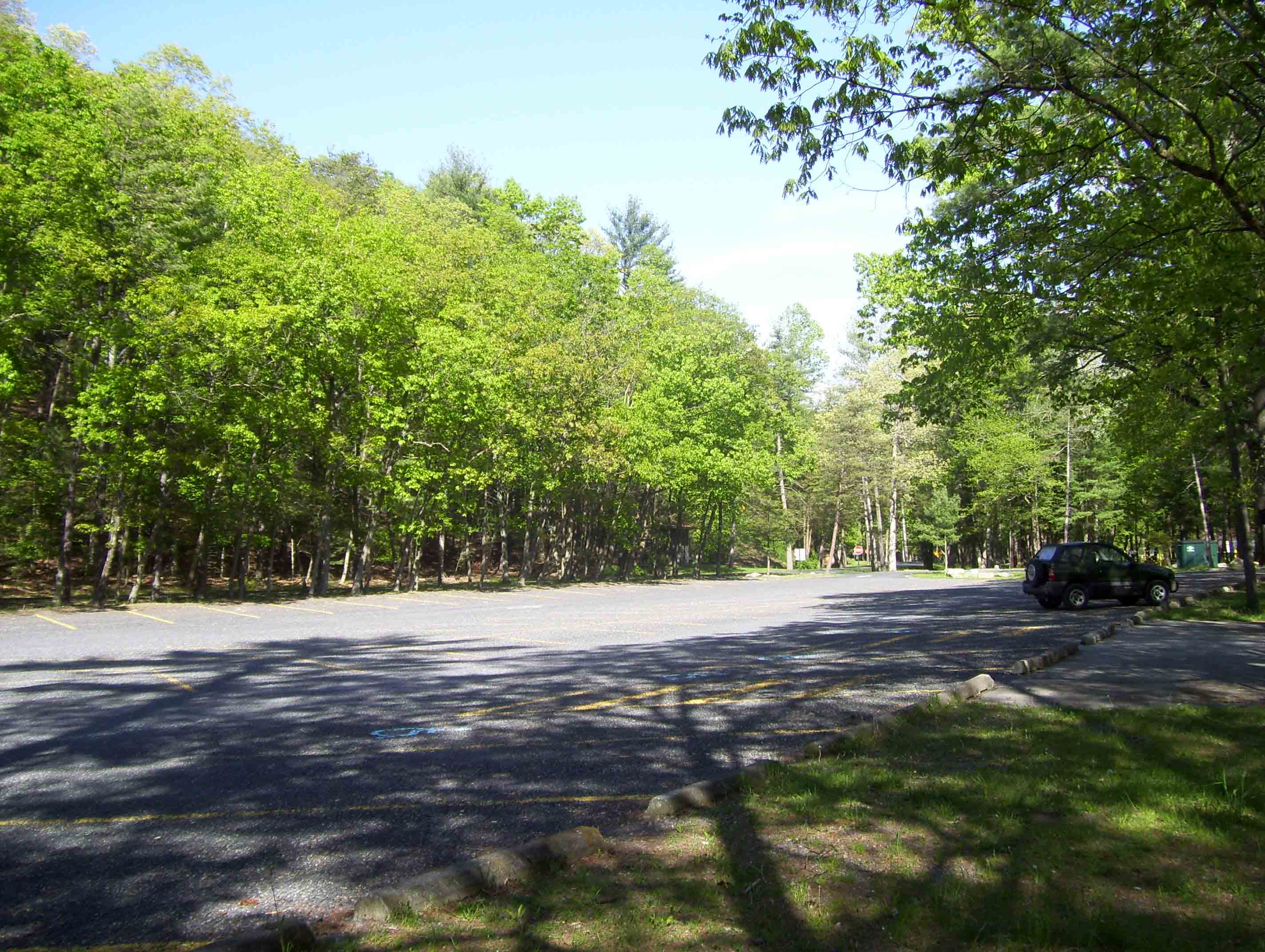 mm 19.1  Parking lot in Caledonia State Park. The trail passes very close to this.  Courtesy dlcul@conncoll.edu