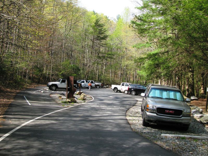 Parking lot at Bryon Reece memorial 0.3 miles north of the AT.   Courtesy commissar67@gmail.com
