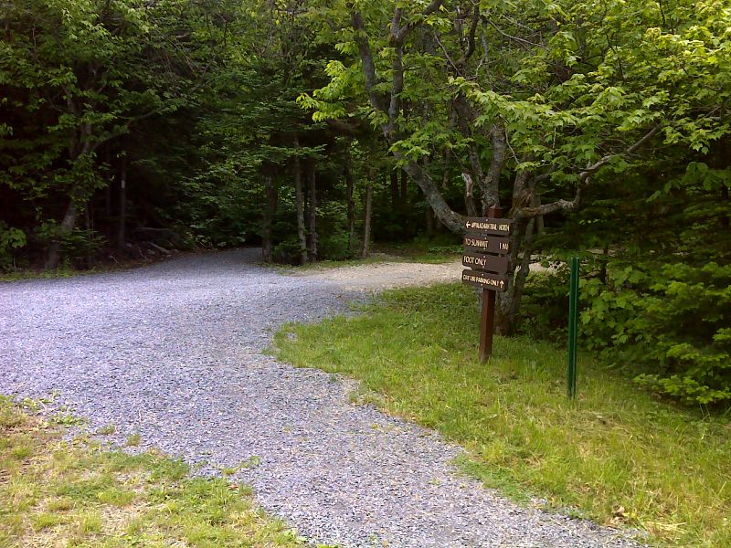 mm 7.3  Driveway to day use parking area at the switchback in Rockwell Road.   GPS N42.6310 W73.1783  Courtesy pjwetzel@gmail.com