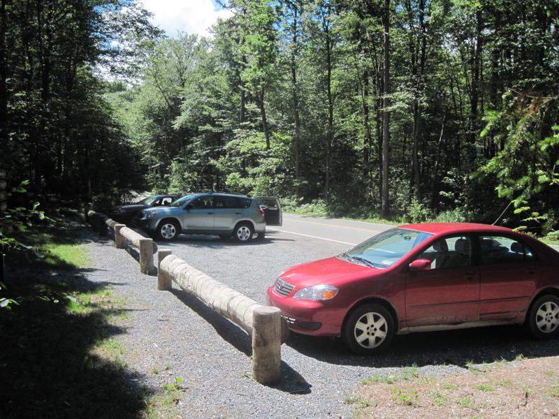 mm 3.1-- Parking on Notch Road at the so called Wilbur Clearing.  The AT crosing is about 100 yards north.  One may either walk along the road or follow blue-blazed trails to reach either the north or southbound AT.  Courtesy dlcul@conncoll.edu