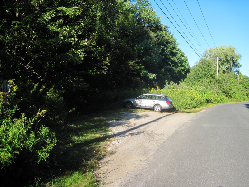 mm 0.9--Parking on Pattison Road.  Courtesy dlcul@conncoll.edu