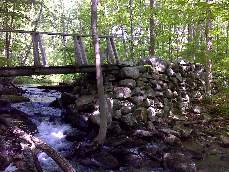 mm 0.3 Cross bridge over remains of dam at old mill site near Greenwood  Lake. GPS N42.2904 W73.1581  Courtesy pjwetzel@gmail.com