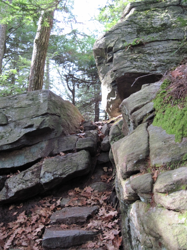 The trail goes through this cleft in the rock. Taken at approx.
mm 1.9.  Courtesy dlcul@conncoll.edu