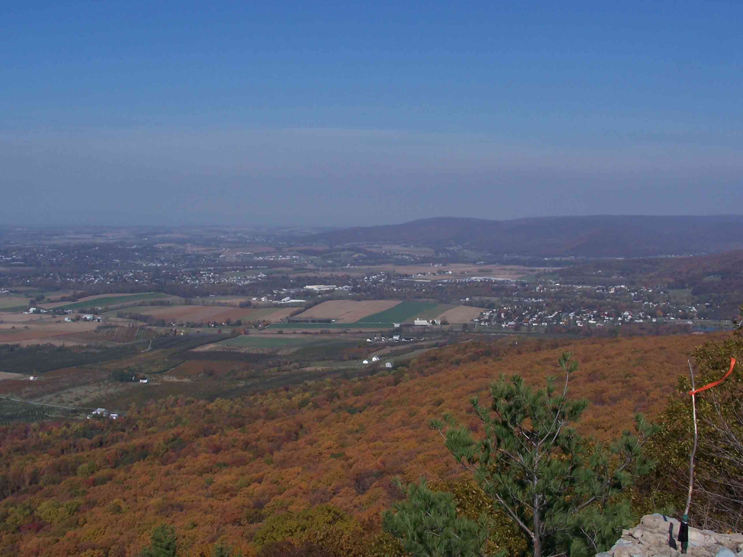 View from High Rock - blue-blazed loop trail. Courtesy at@rohland.org