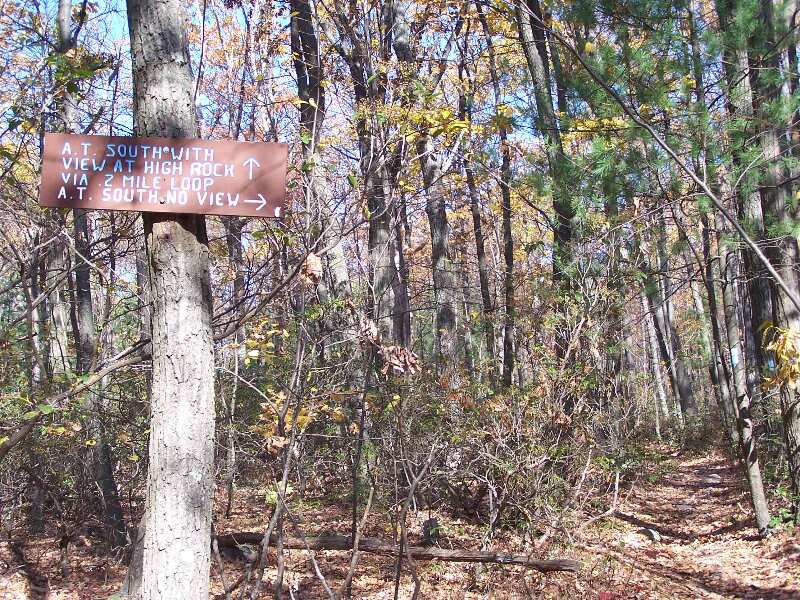 mm 3.1 - Sign for blue-blazed High Rock loop trail (northern entry from north). Courtesy at@rohland.org