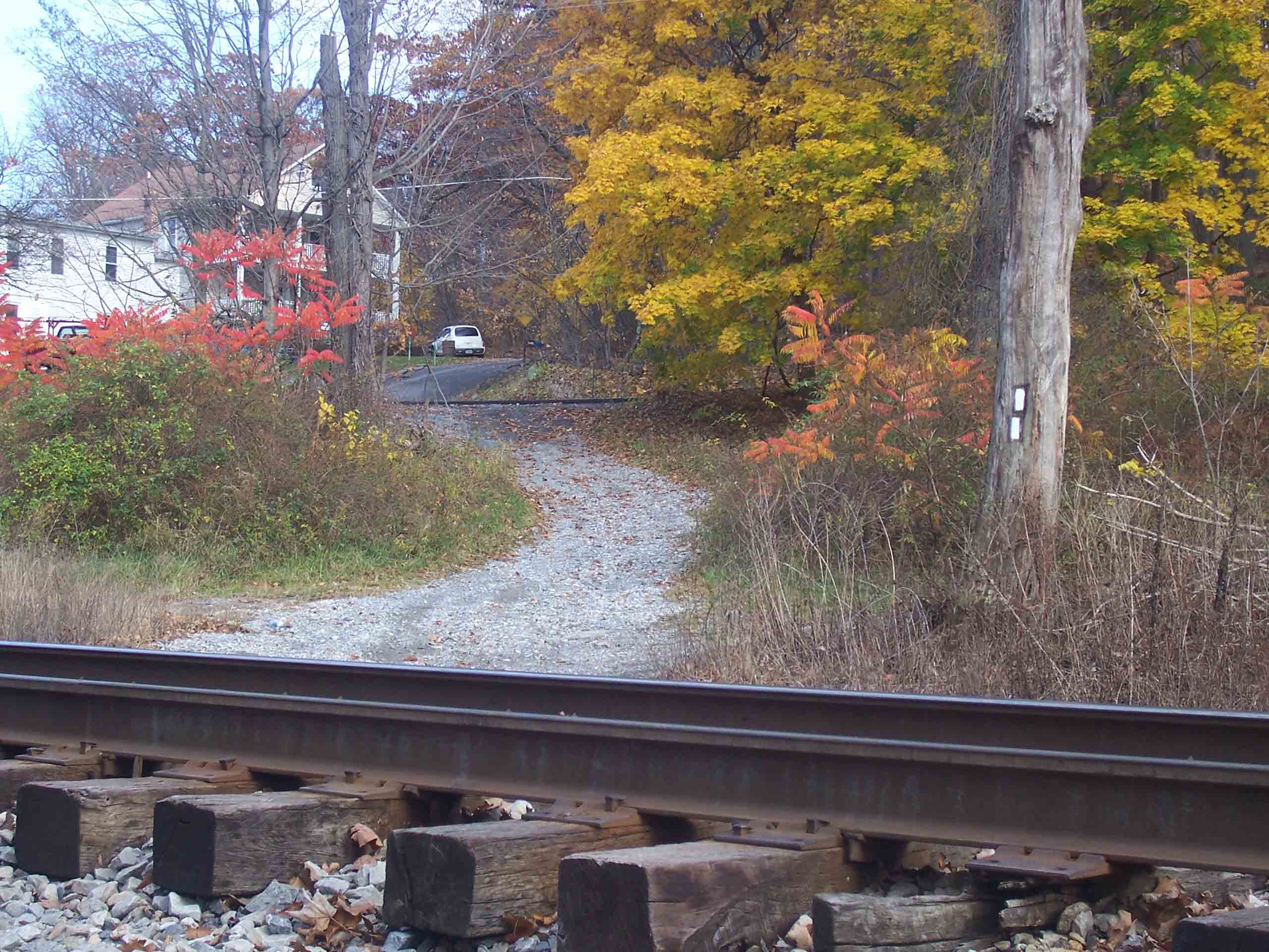 mm 0.1 Railroad crossing below intersection of Pen-Mar Rd and Waldheim Rd.  Courtesy at_md_rob@yahoo.com