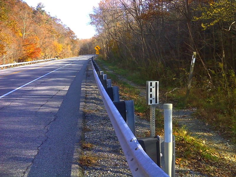 mm 0.0  Crossing of MD 491 (Raven Rock Road).  The southbound trail can be seen on the right side of the guardrail. GPS N39.6645 W77.5360  Courtesy pjwetzel@gmail.com