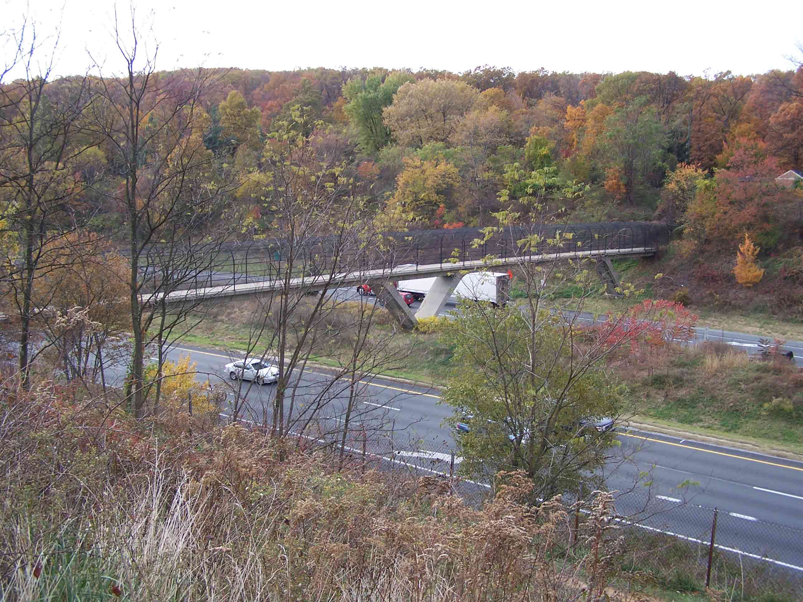 mm 8.6 - View of AT bridge over I-70 on parking lot spur trail. Courtesy at@rohland.org