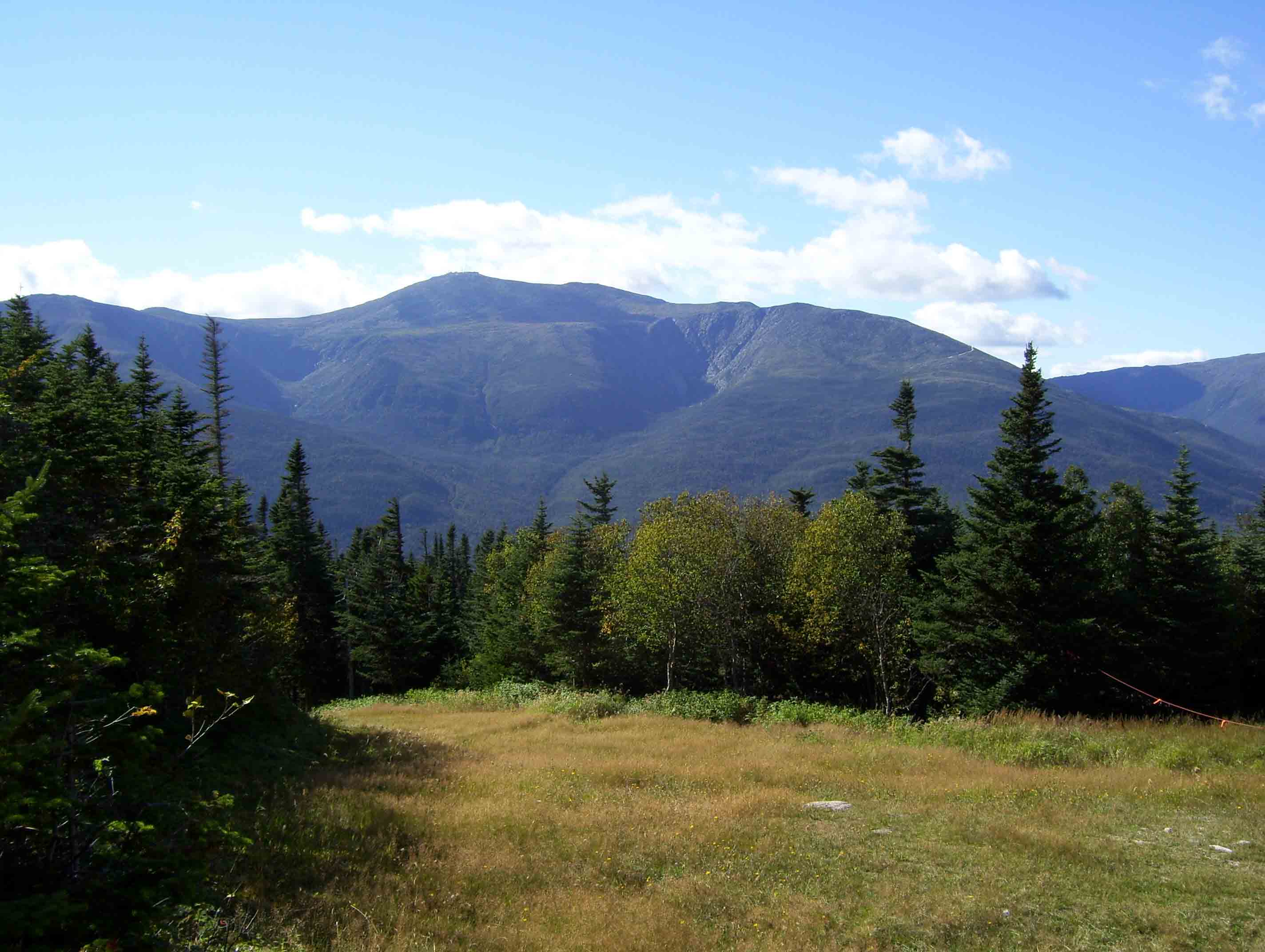 mm 18.2 - Another view of Mt. Washington (taken 9/1/07) from near the top of the Wildcat Mt. gondola ski lift.  Courtesy dlcul@conncoll.edu