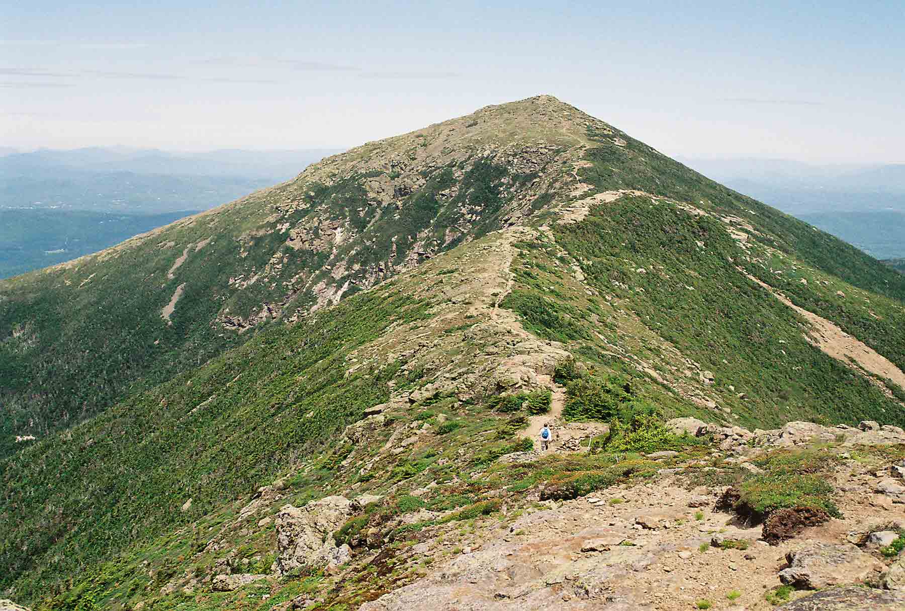 Looking north along Franconia Ridge from north side of Mt. Lincoln.  Courtesy dlcul@conncoll.edu