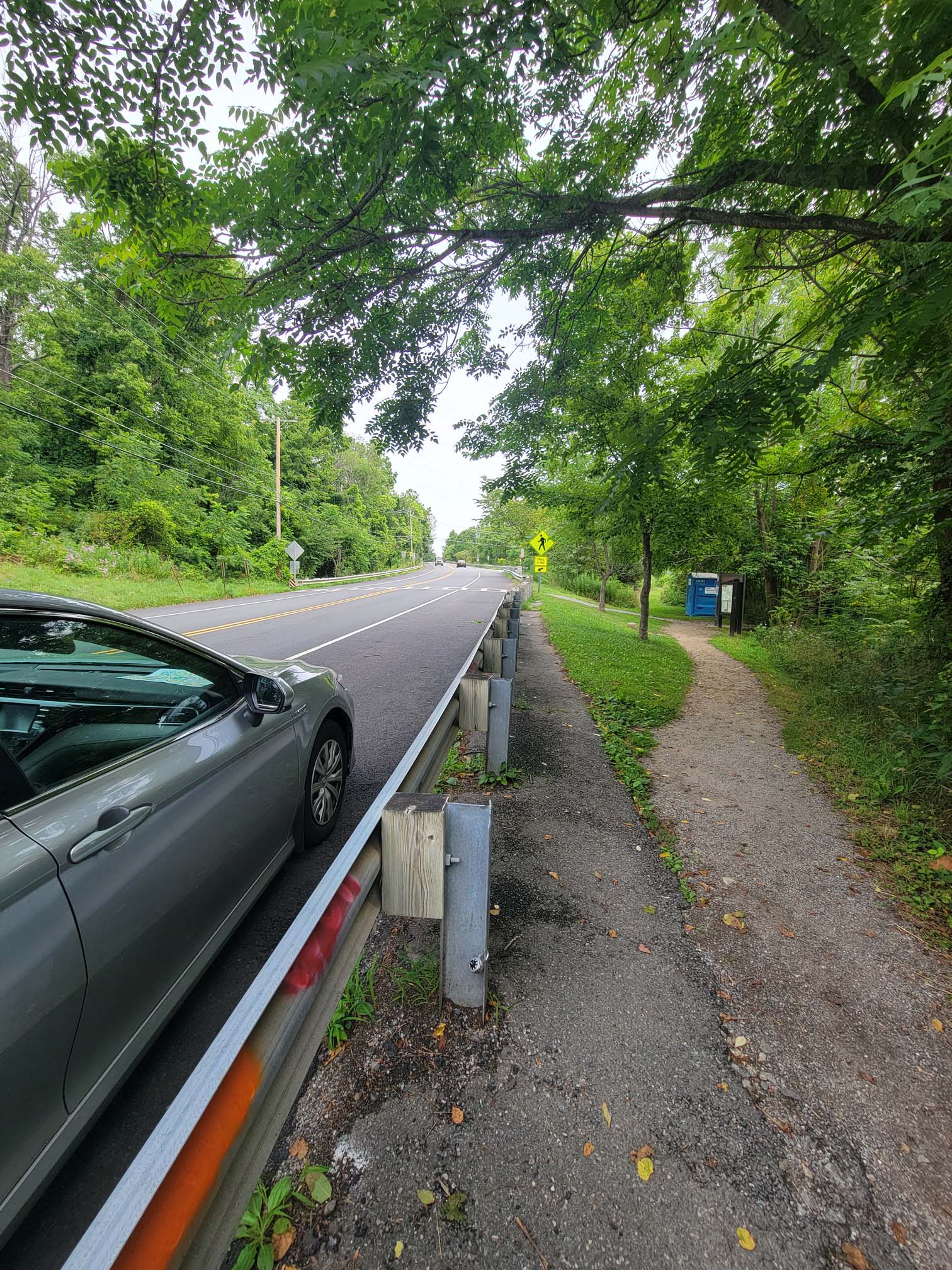 mm 2.3 parking is along the roadside of route 517. Obey all parking signs or risk a ticket. Trailheads begin at crosswalk Courtesy wardandda@gmail.com