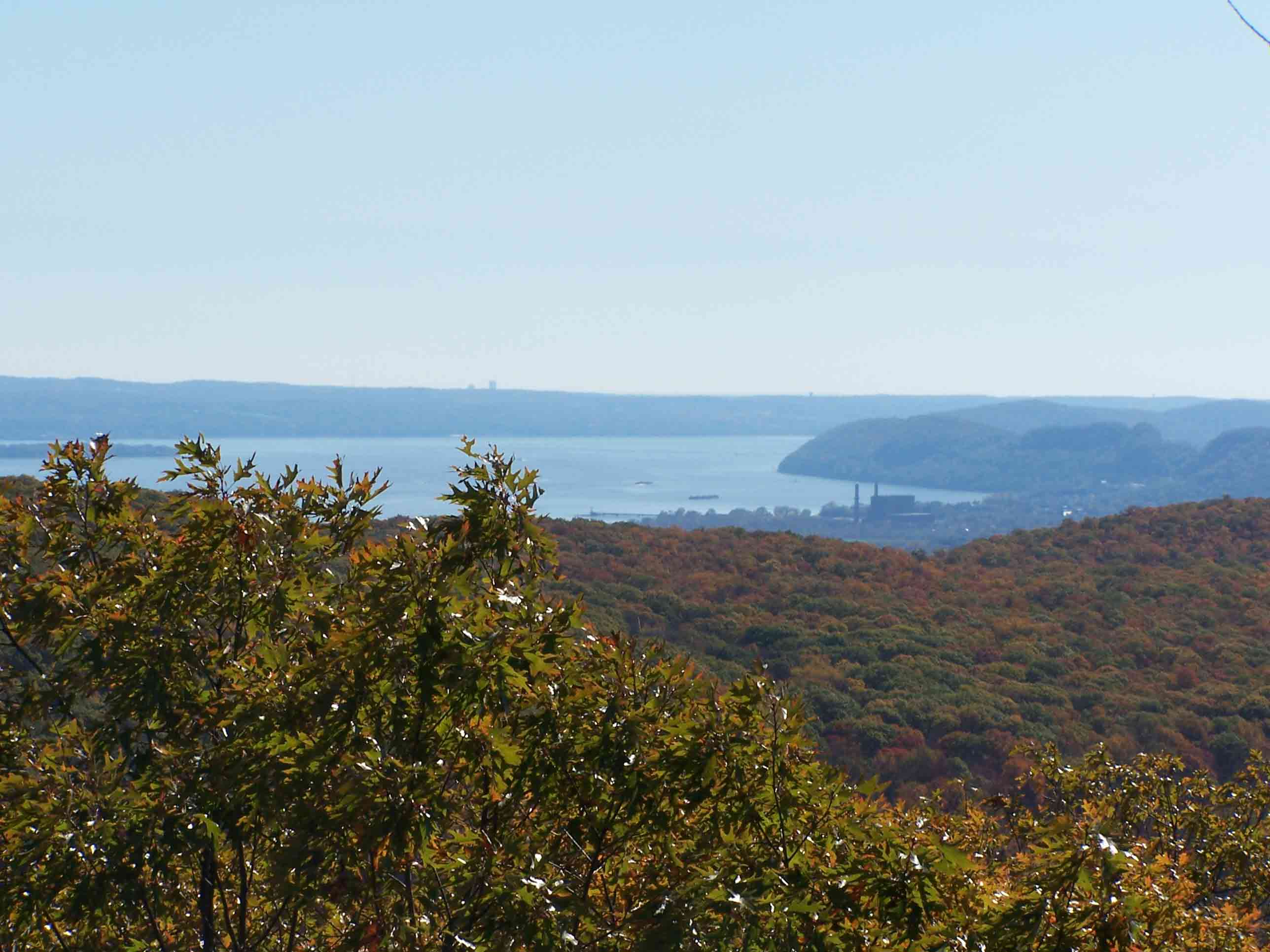 mm 8.5 view of Hudson River from Black Mountain. Courtesy at@rohland.org