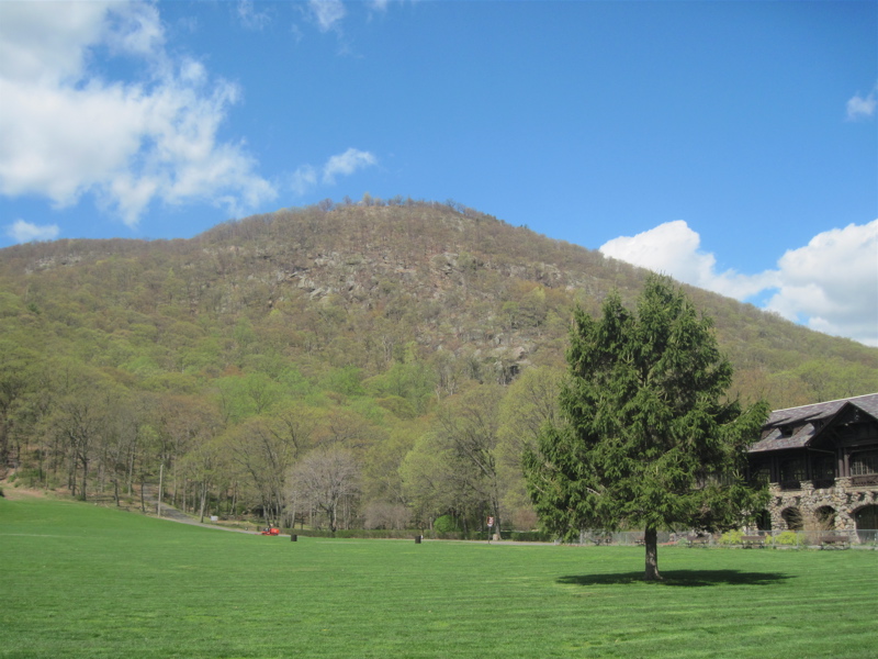 mm 0.8.  Bear Mountain and part of Bear Mountain Inn taken from the parking lot. The AT is located on the far side of the green.  Courtesy dlcul@conncoll.edu