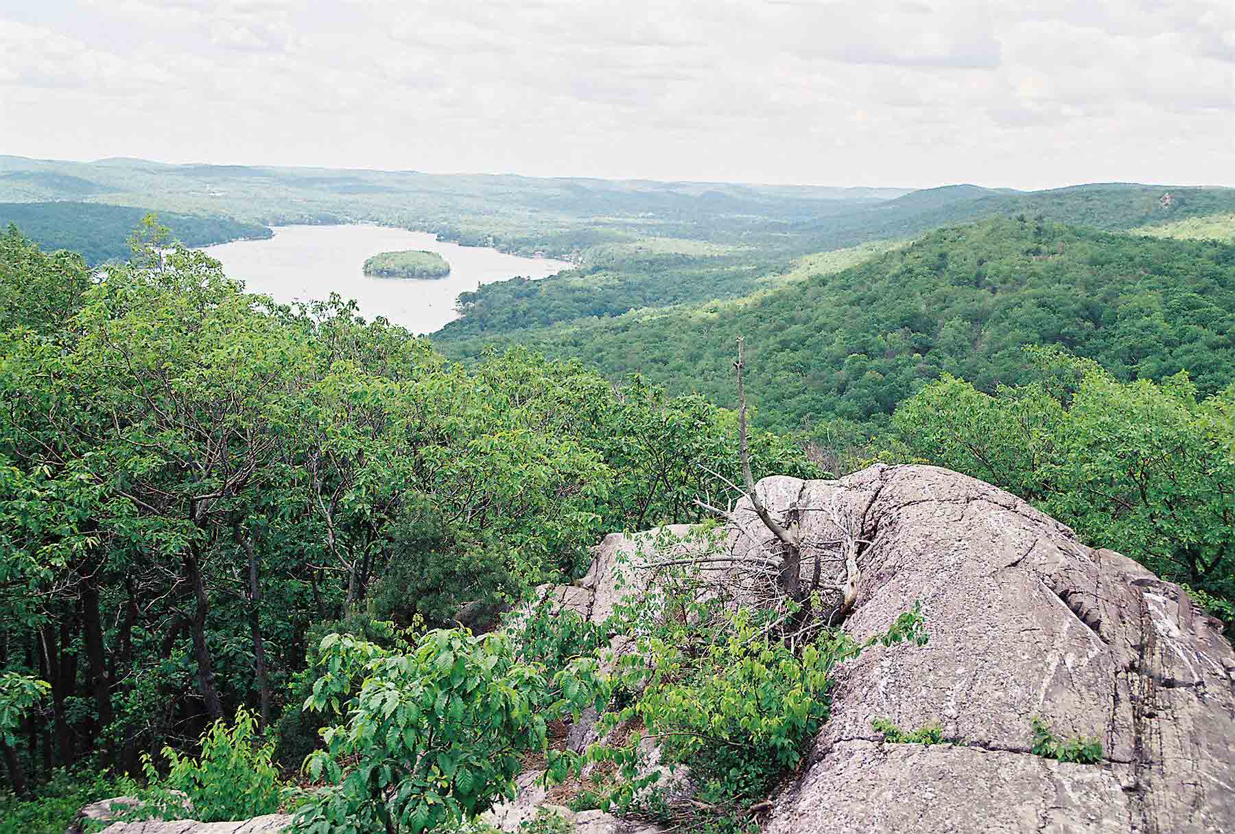 mm 4.2 View of Greenwood Lake from Bearfort Mountain. Courtesy dlcul@conncoll.edu