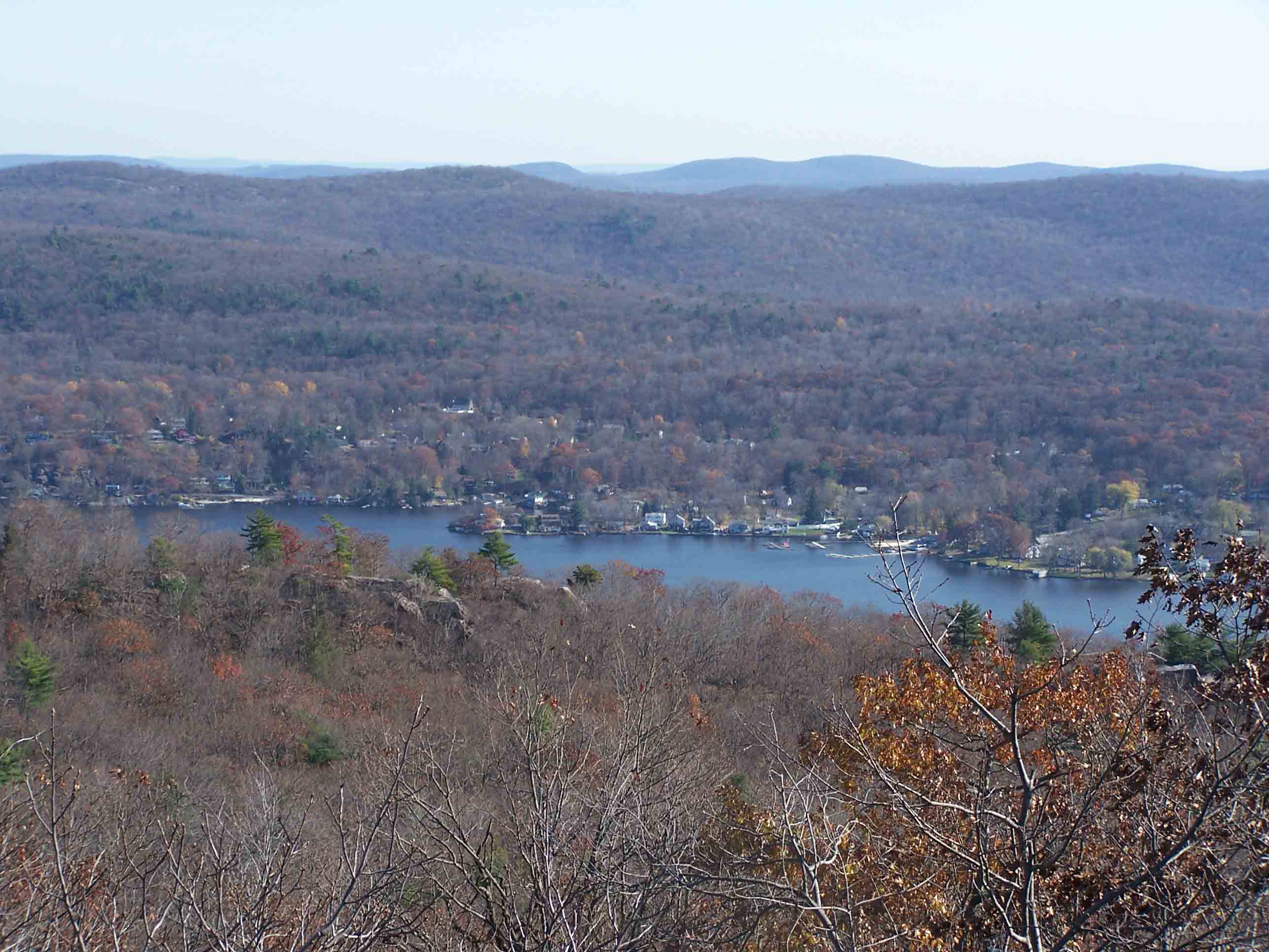 mm 5.5 Prospect Rock view of Greenwood Lake. Courtesy at@rohland.org