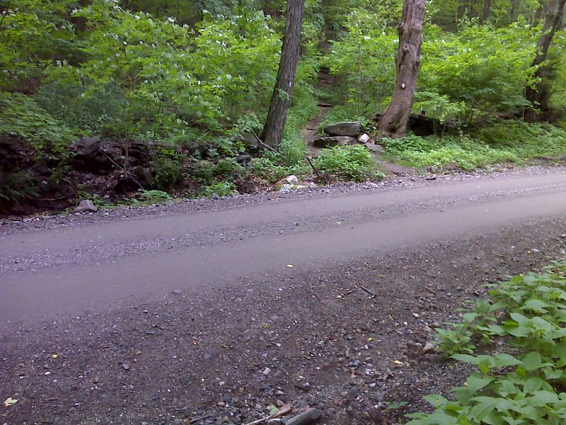 mm 1.6 Trail crosses Leather Hill Road.     GPS N41.6352 W73.5370  Courtesy pjwetzel@gmail.com