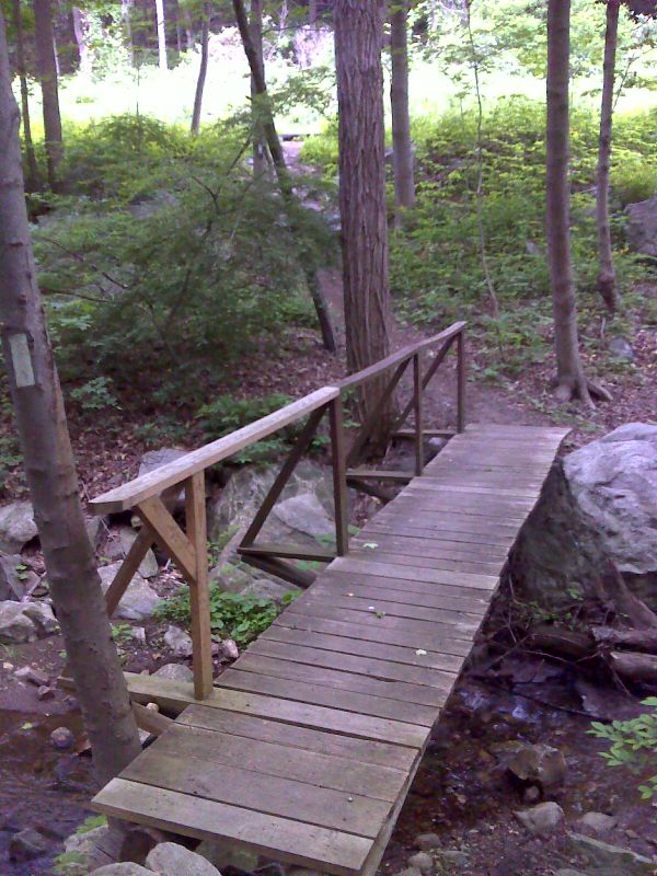 mm 1.6 Footbridge just before the southbound trail reaches Hosner Mountain Road.  GPS N41.5409 W73.7526  Courtesy pjwetzel@gmail.com