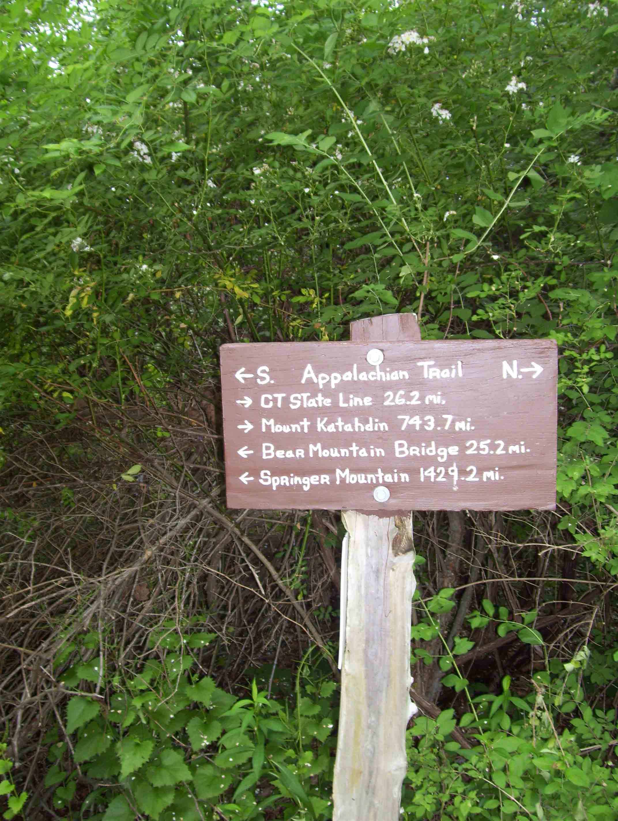 mm 0.3 Trail sign near RPH Shelter on Horontown Road.  Courtesy dlcul@conncoll.edu