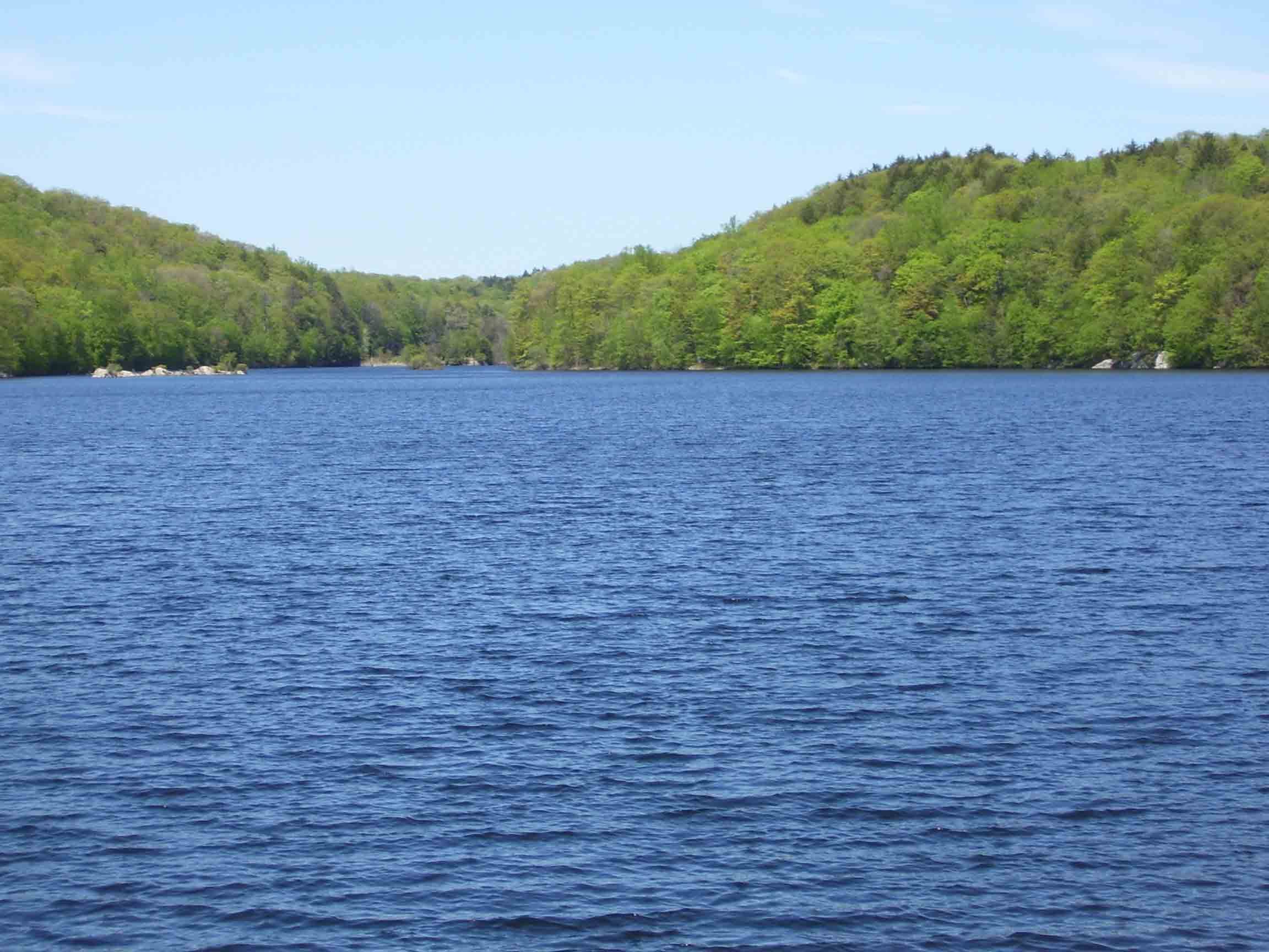mm 0.0 - Another view of Canopus Lake. This one was taken in May from just across the road from the AT sign visible in previous picture. Courtesy dlcul@conncoll.edu