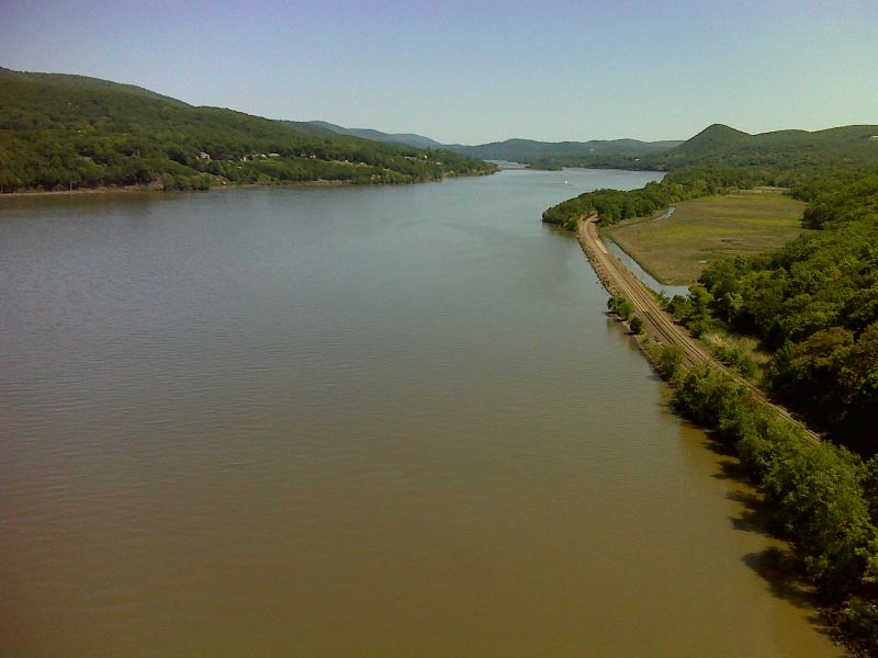 View north on the Hudson River from the Bear Mt. Bridge on a much more sunny day than the previous picture.  GPS N41.3200 W73.9811  Courtesy pjwetzel@gmail.com
