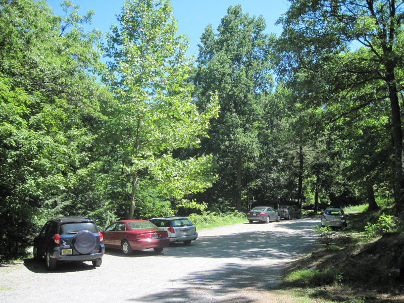 mm 1.9  Parking at the Manitoga preserve. From here trail lead to intersections with the AT at mm 1.9 and 2.4.   Courtesy dlcul@conncoll.edu
