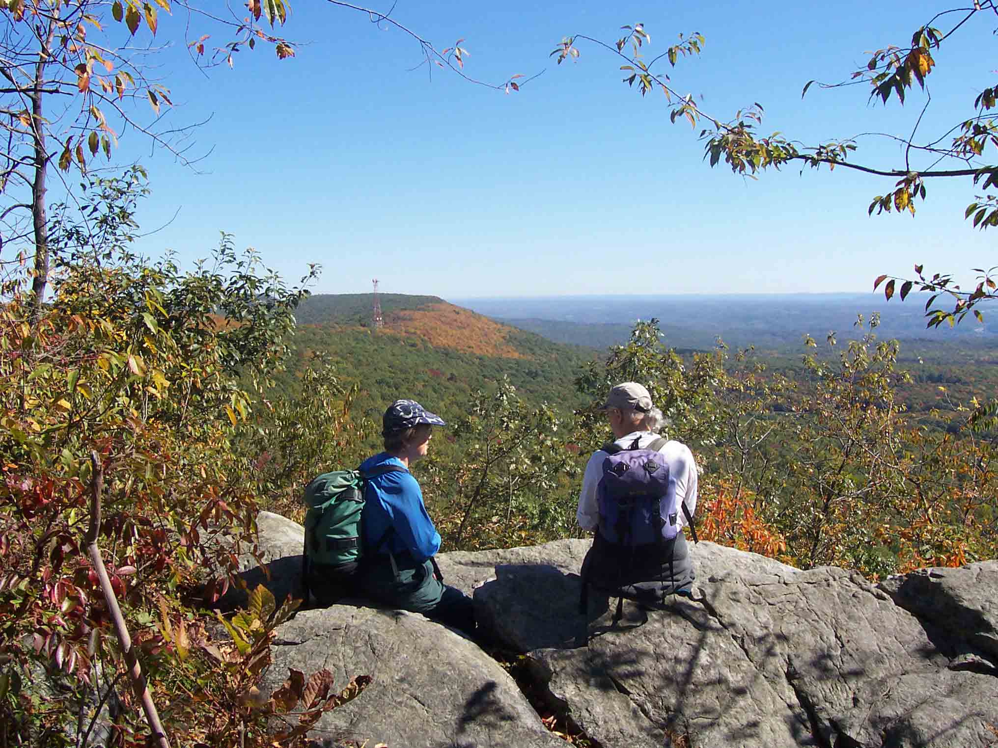 mm 5.8 - Barry and Marsha admiring view from Lunch Rocks  Courtesy dlcul@conncoll.edu