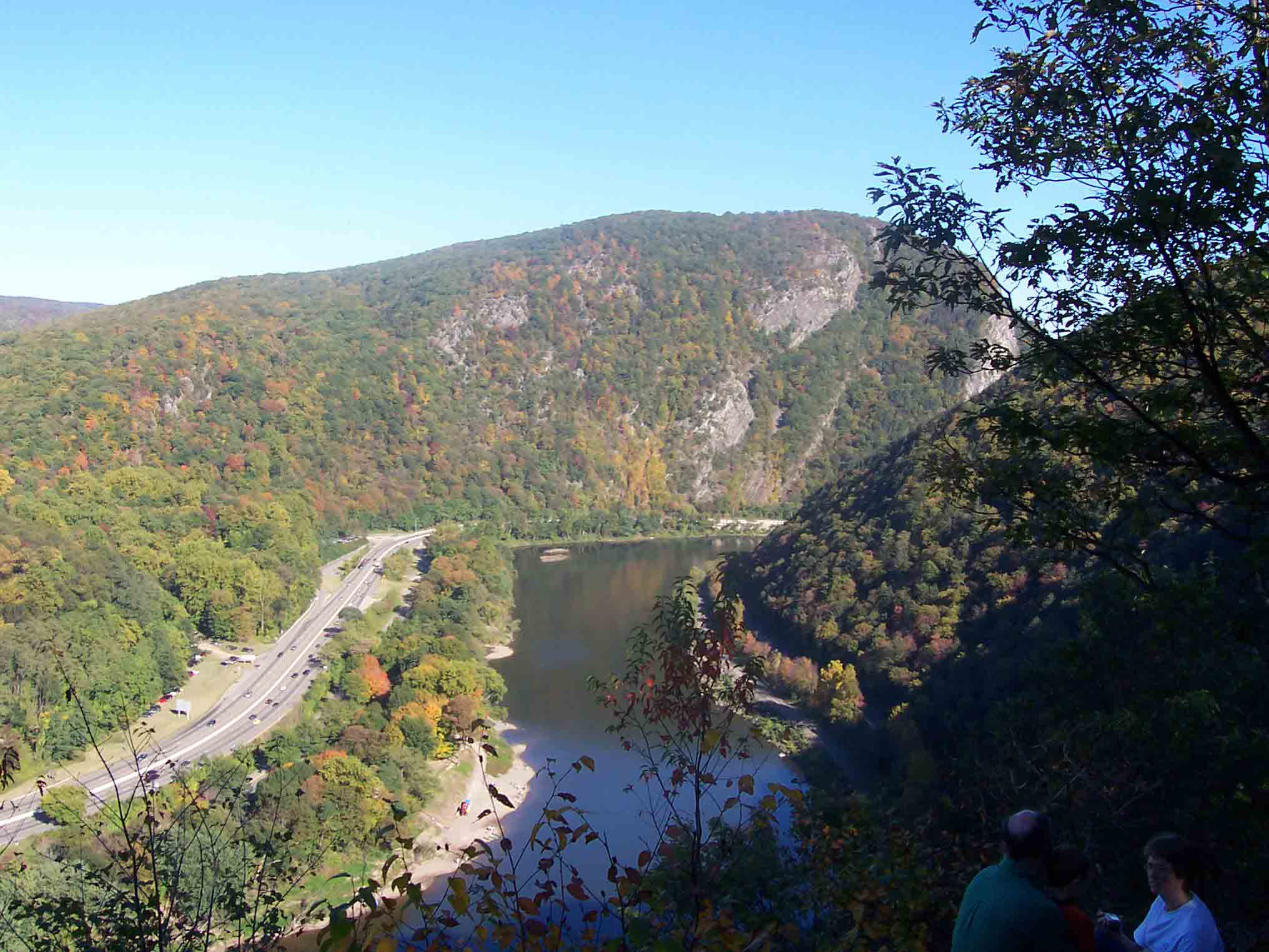 mm 1.7 - View of Mt. Tammany and Delaware Water Gap from Lookout Rock on north side of Mt. Minsi.  Courtesy dlcul@conncoll.edu