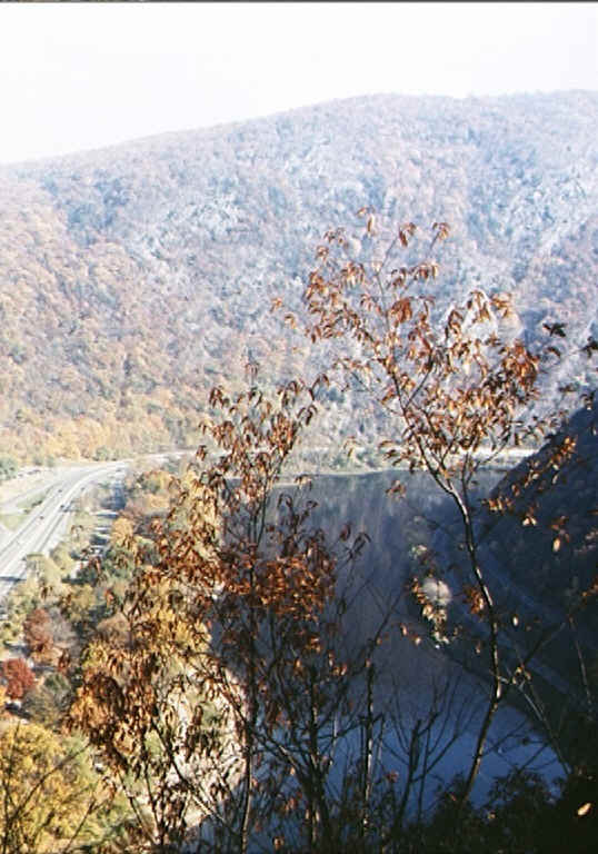 Interstate 80 at Delaware Water Gap from Lookout Rock (MM 1.7). Courtesy at@rohland.org