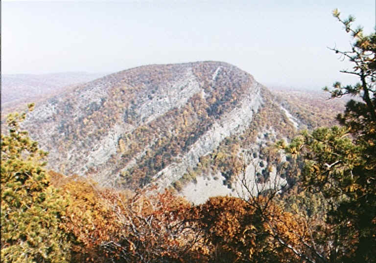 mm 2.4 - View of Mt. Tammany from high on the north side of Mt. Minsi. Courtesy at@rohland.org