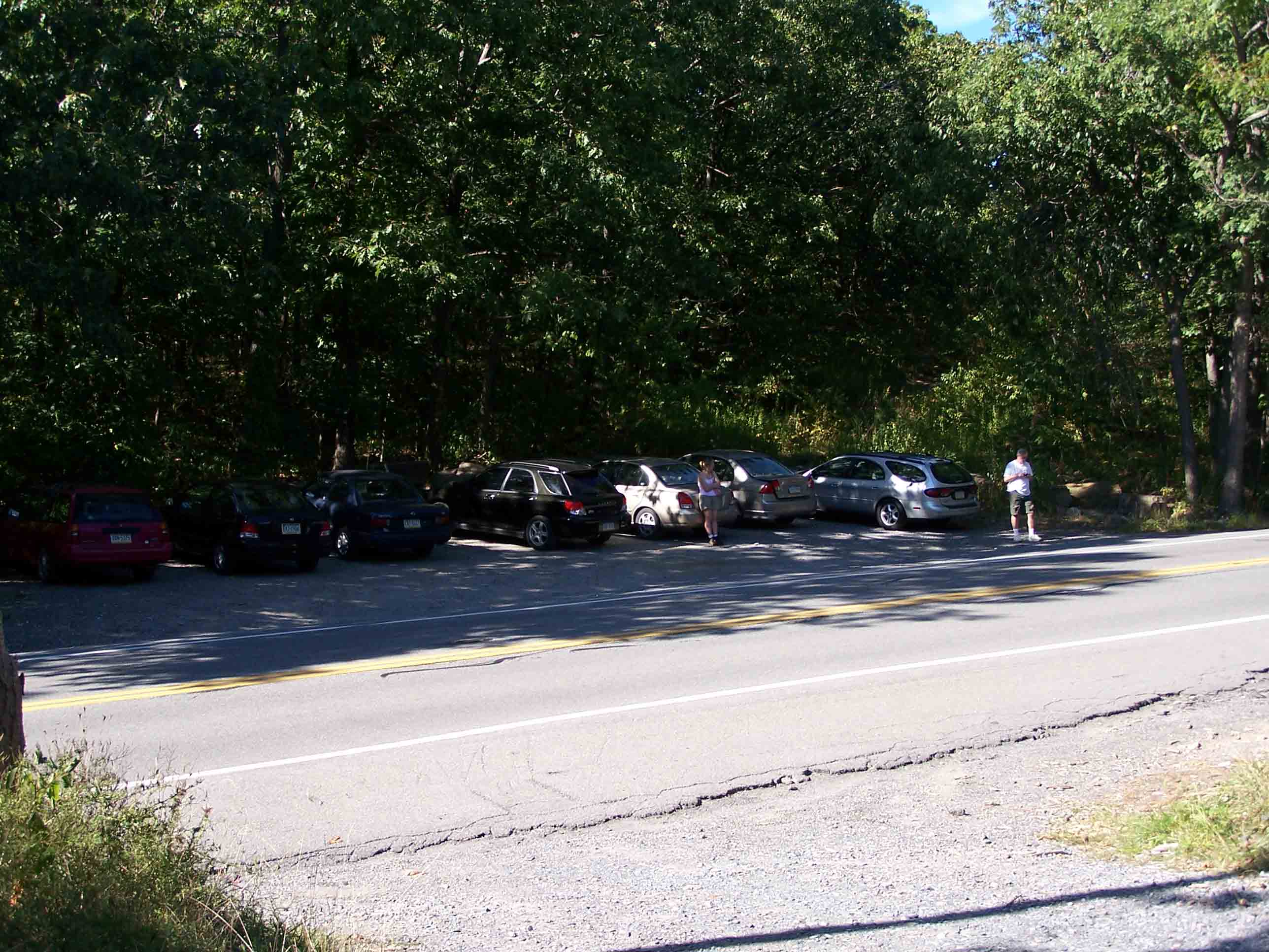 Fox Gap Parking at 191 - mile 7.2. Courtesy at@rohland.org