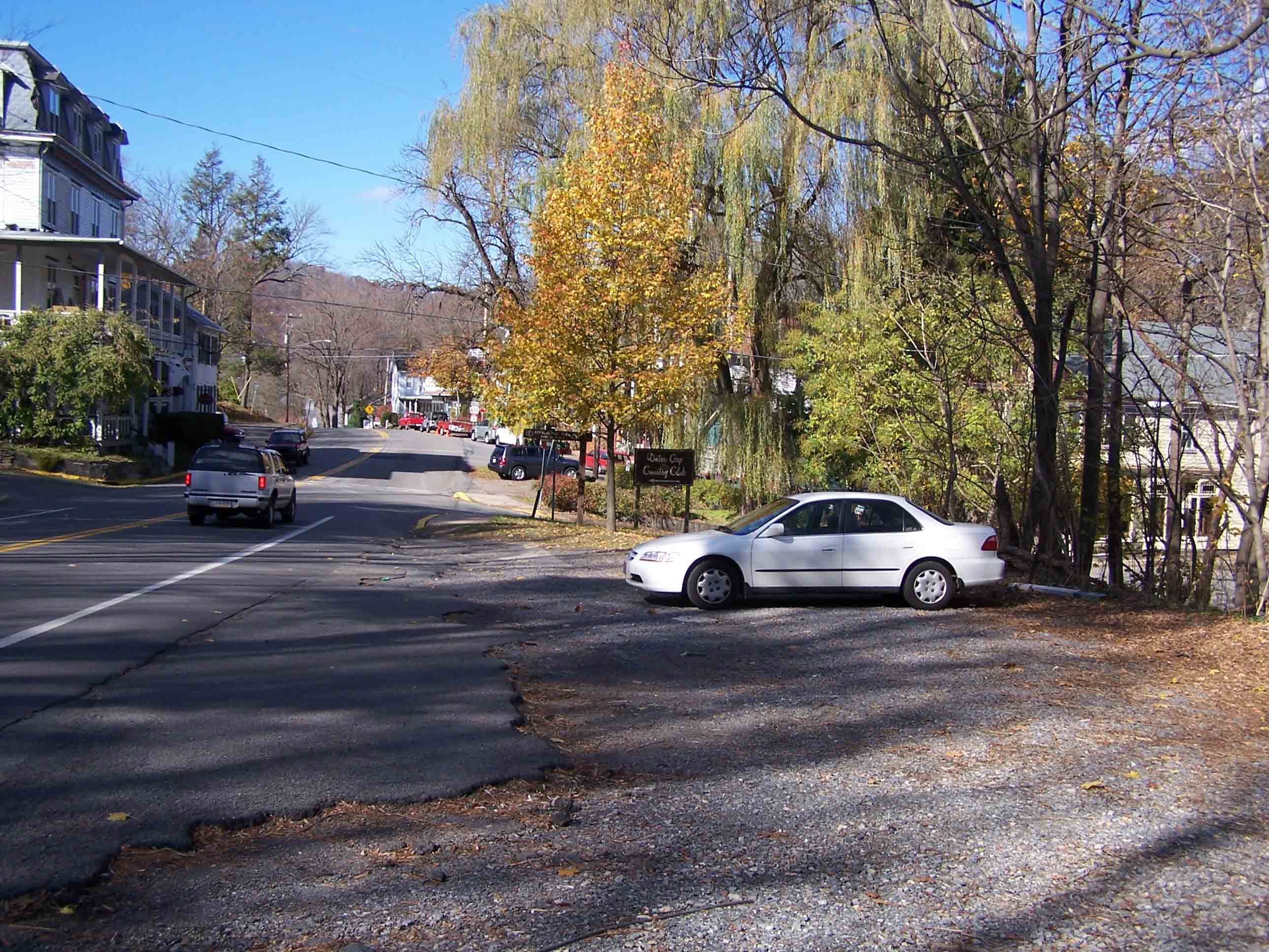 mm 0.2 - Parking at Waring, Main & Mountain Roads in Delaware Water Gap. Courtesy at@rohland.org
