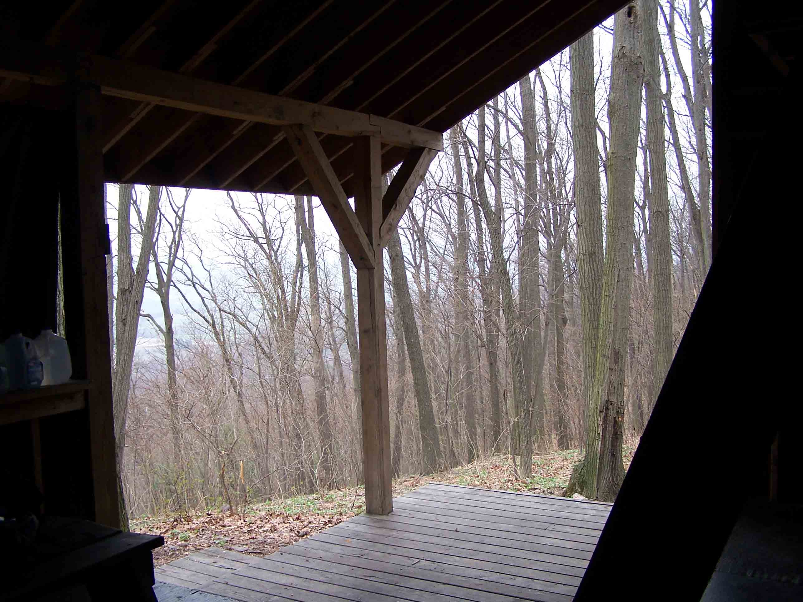 mm 6.7: Peters Mountain Shelter. Courtesy at@rohland.org