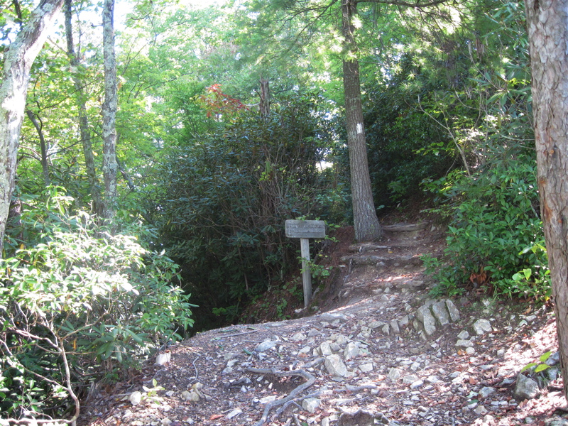 mm 13.0  Intersection with the Lovers Leap Trail. This bears left while the AT bears right. There are two outstanding viewpoints in the immediate vicinity of this intersection.  Courtesy dlcul@conncoll.edu