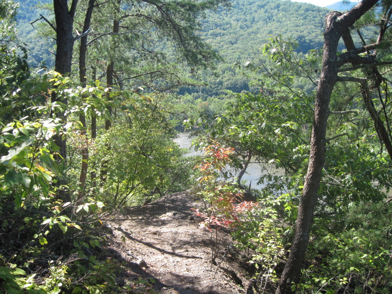 mm 13.3 Approaching the viewpoint at the top of Lovers Leap cliff.  Courtesy dlcul@conncoll.edu