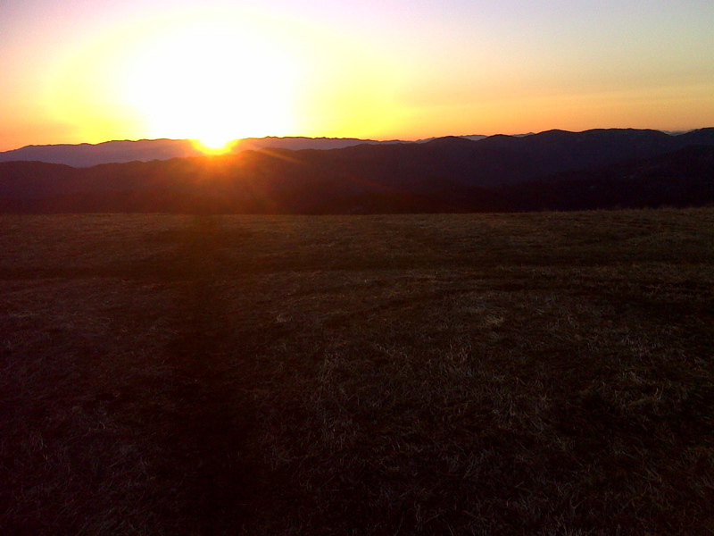 mm 19.8 Sunrise from the summit of Max Patch.  GPS N35.7966 W82.9572  Courtesy pjwetzel@gmail.com