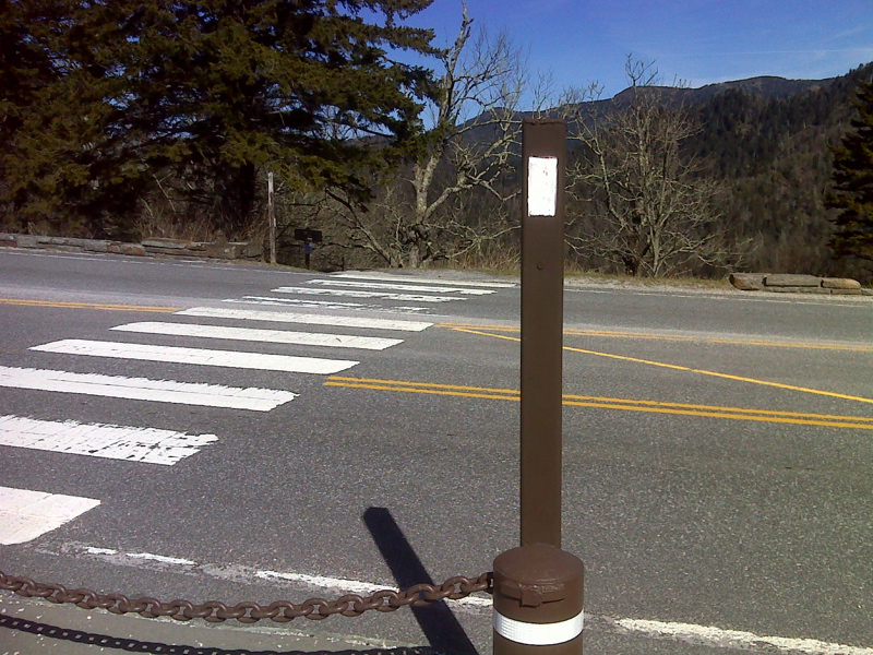 mm 0.0 The southbound AT crosses US 441 at Newfound Gap.  Courtesy pjwetzel@gmail.com