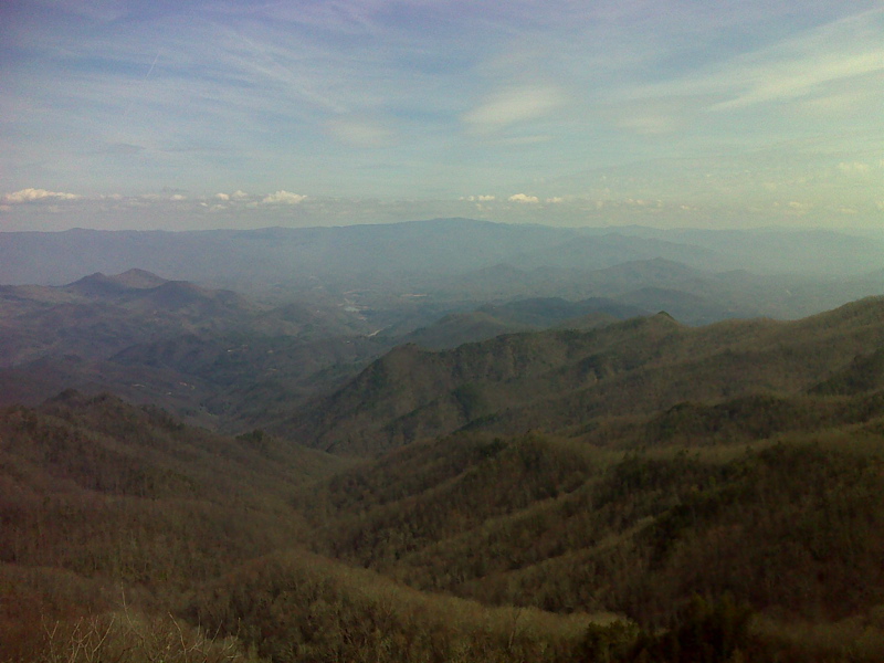 mm 6.5 Smokies and Fontana from Wesser Bald Observation Tower.  GPS 35.2770 W83.5772  Courtesy pjwetzel@gmail.com