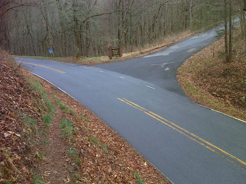 mm 9.0 AT crossing in Wallace Gap. There is no parking here.  The major road is  old US 64 while the secondary road is USFS 67 which leads to Standing Indian Campground.  GPS N35.0997 W83.5282   Courtesy pjwetzel@gmail.com