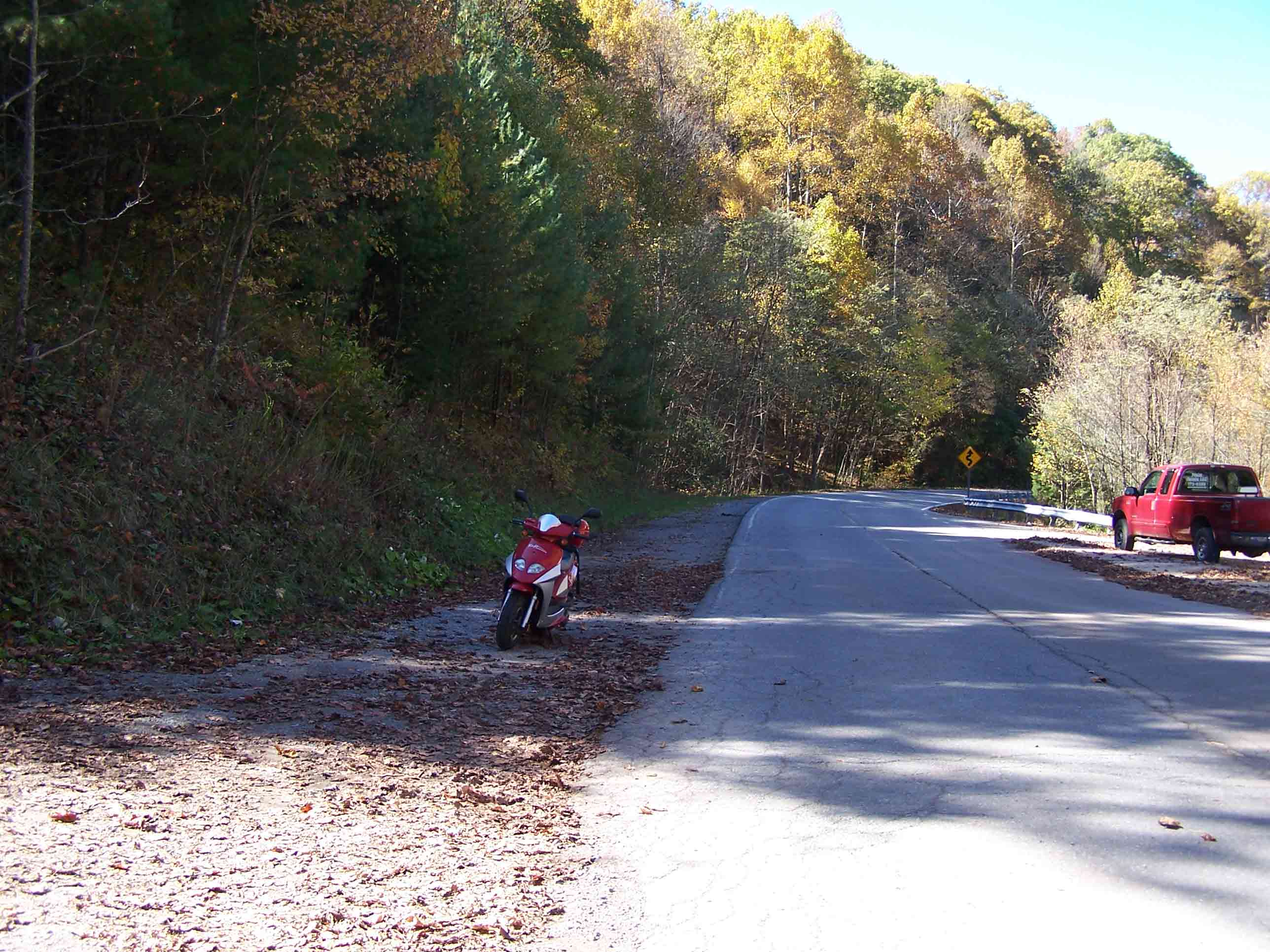 mm 11.8 - Parking along TN Route 395 at Indian Grave Gap. Courtesy at@rohland.org