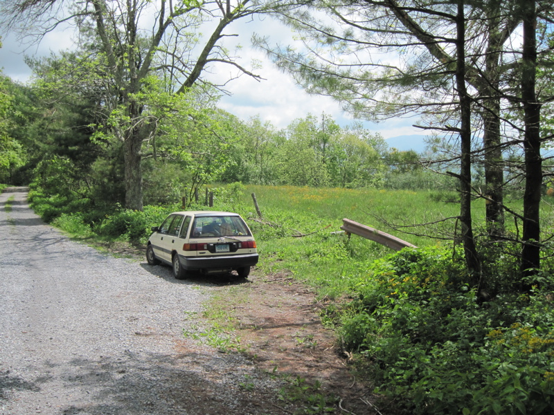 mm 8.0  Parking pull-off in Deep Gap.  The trail is about a hundred feet to the right.    Courtesy dlcul@conncoll.edu