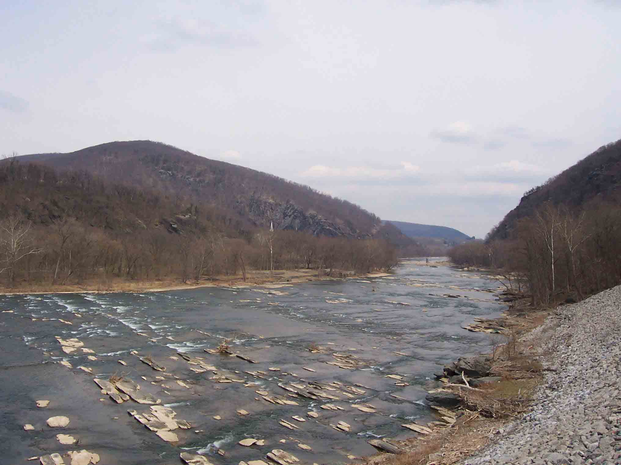 mm 1.3 - Early spring view of Shenandoah River at Harpers Ferry.  Courtesy dlcul@conncoll.edu