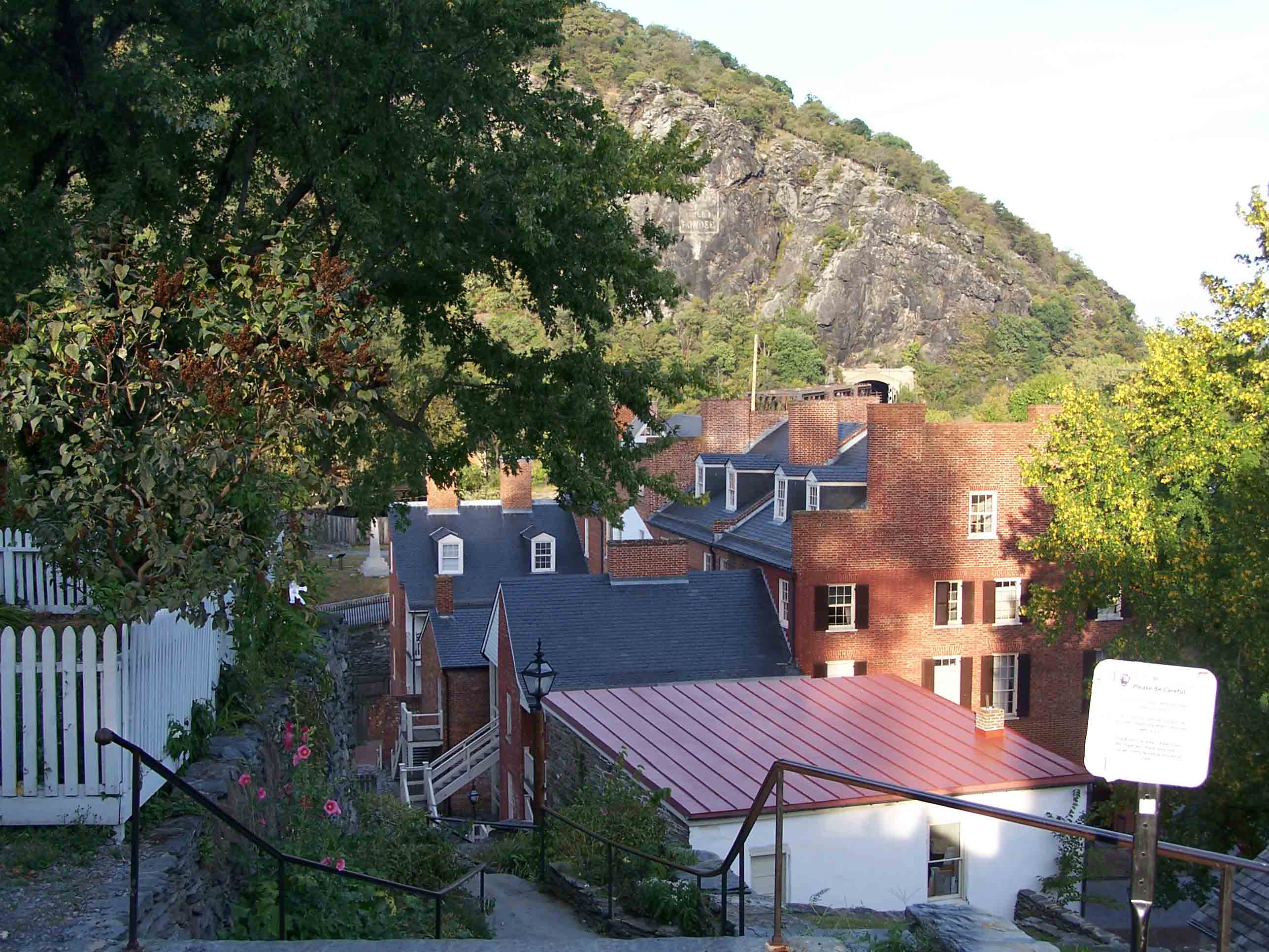mm 0.1	- View of Harpers Ferry from trail. Courtesy at@rohland.org
