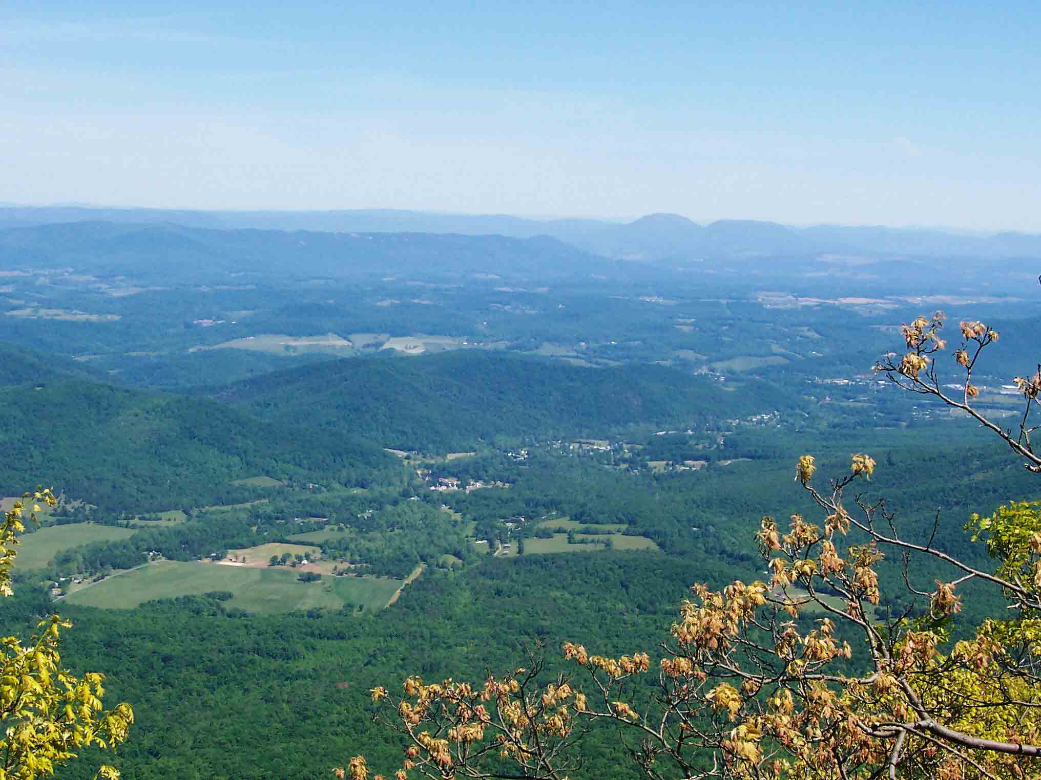 mm 3.3 - View west from Thunder Ridge Overlook. Courtesy dlcul@conncoll.edu