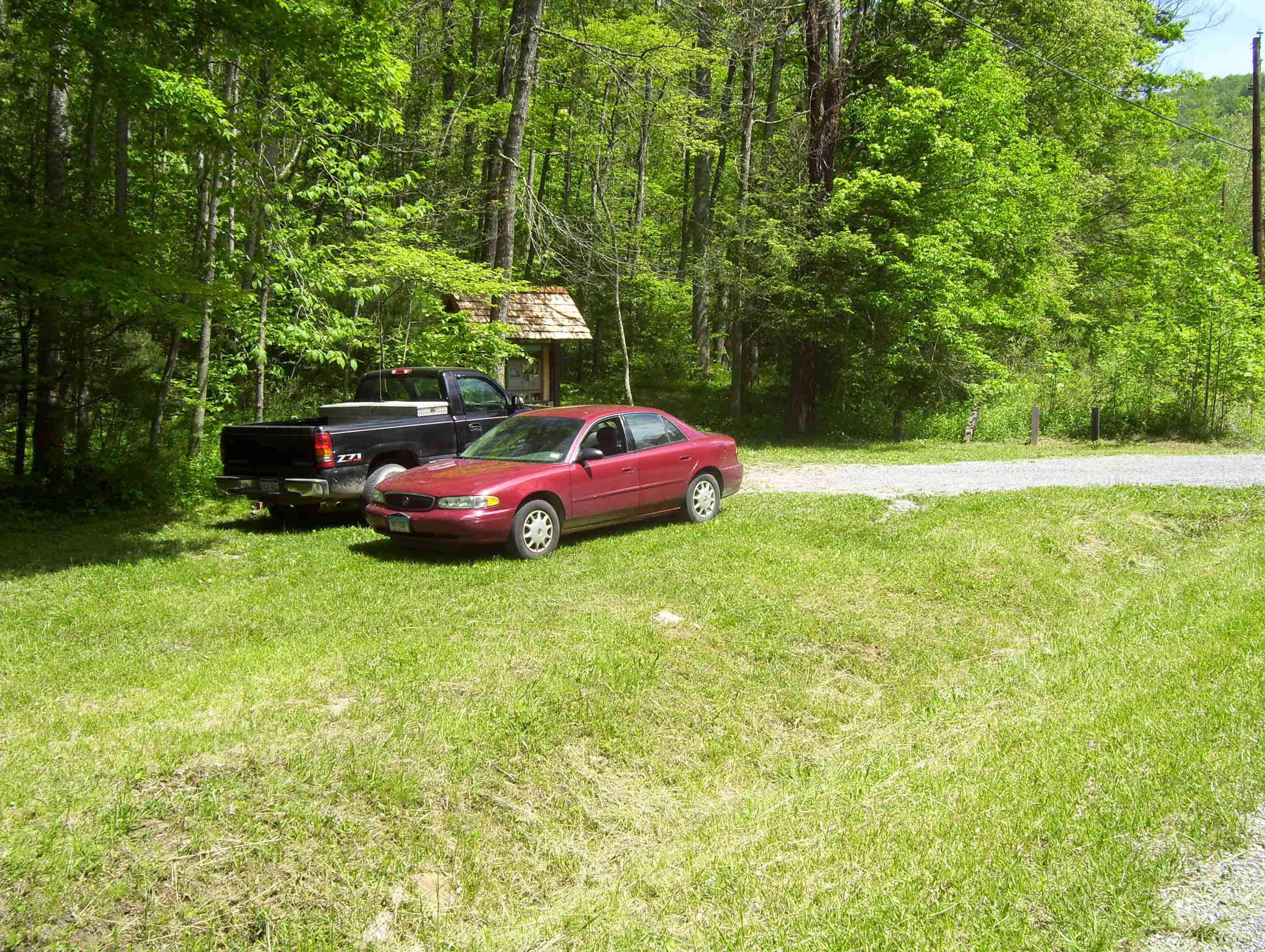 mm 13.2 Parking at Trailhead for Access Trail to AT from VA 635.   Courtesy dlcul@conncoll.edu