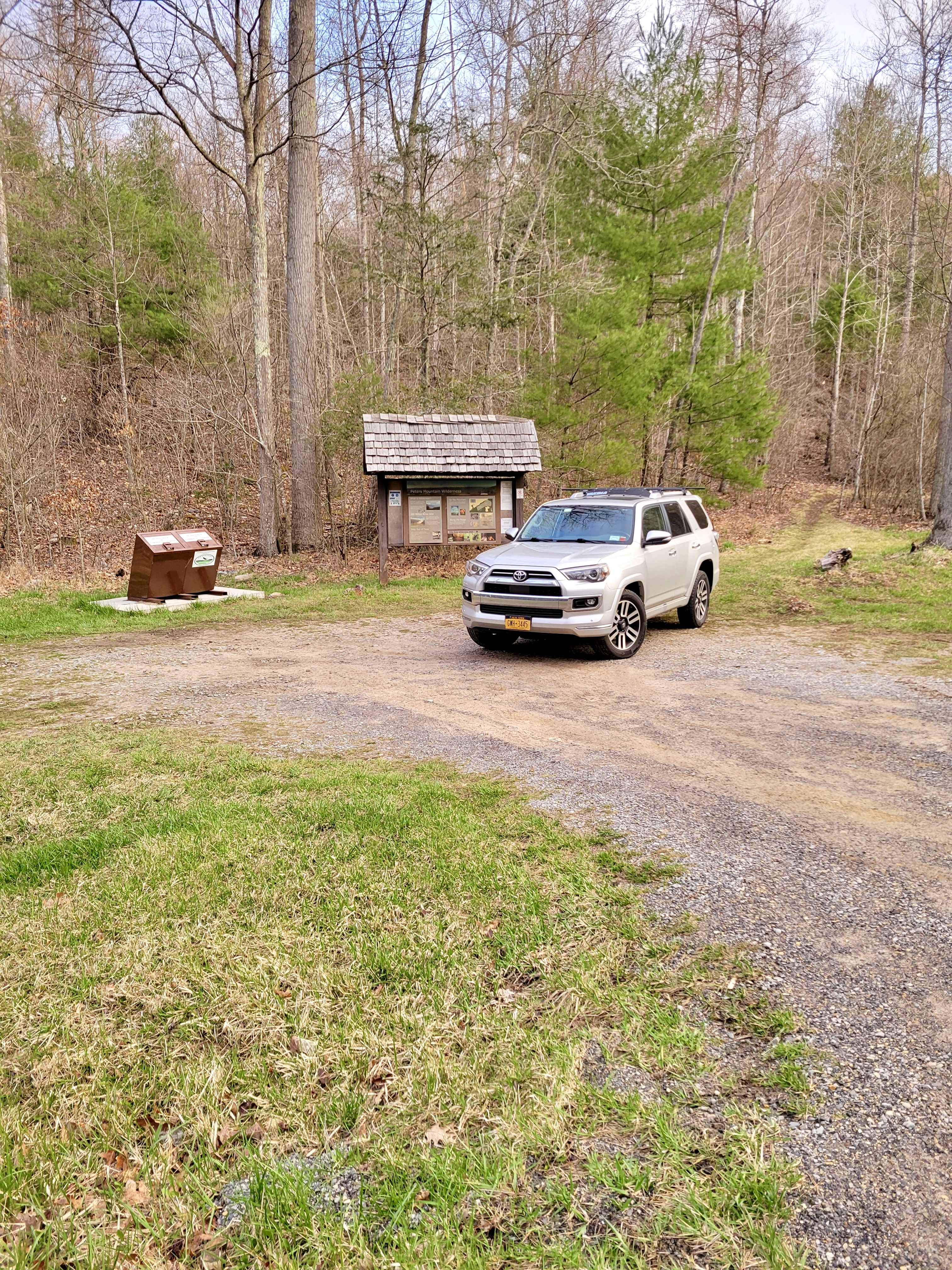 mm 13.2 Parking at Trailhead for Access Trail to AT from VA 635. Notice well trodden trail behind vehicle leading to the AT  Courtesy cabincellars@yahoo.com