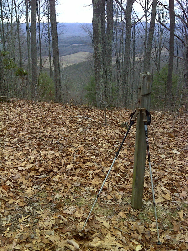 Destroyed sign and odd slot viewpoint, Brushy Mountain north of VA 611.  GPS N37.1502 W81.0076  Courtesy pjwetzel@gmail.com