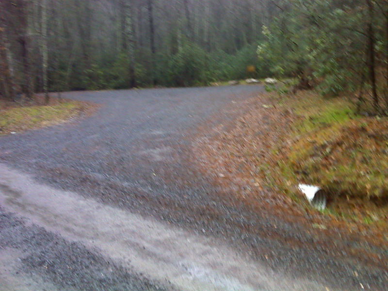 mm 6.9 Very large gravel parking area built in 2011. It is off VA 615 just a few hundred feet west of AT crossing. AT passes through woods just behind this parking area, yet there is no apparent connecting trail.  Courtesy pjwetzel@gmail.com