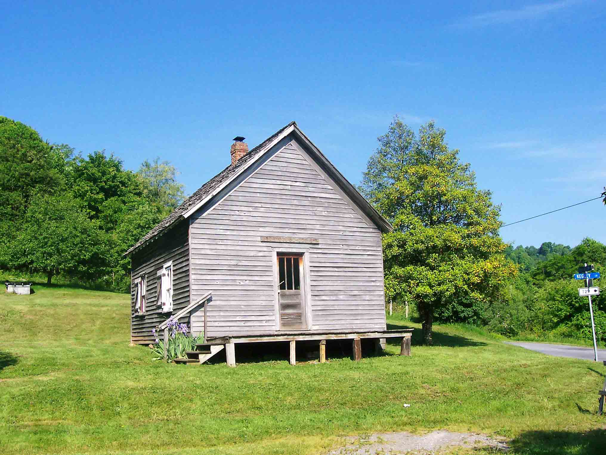 mm 2.7 - Restored schoolhouse at Settler's Museum of Southwest Virginia. AT passes right by the schoolhouse.  Courtesy dlcul@conncoll.edu