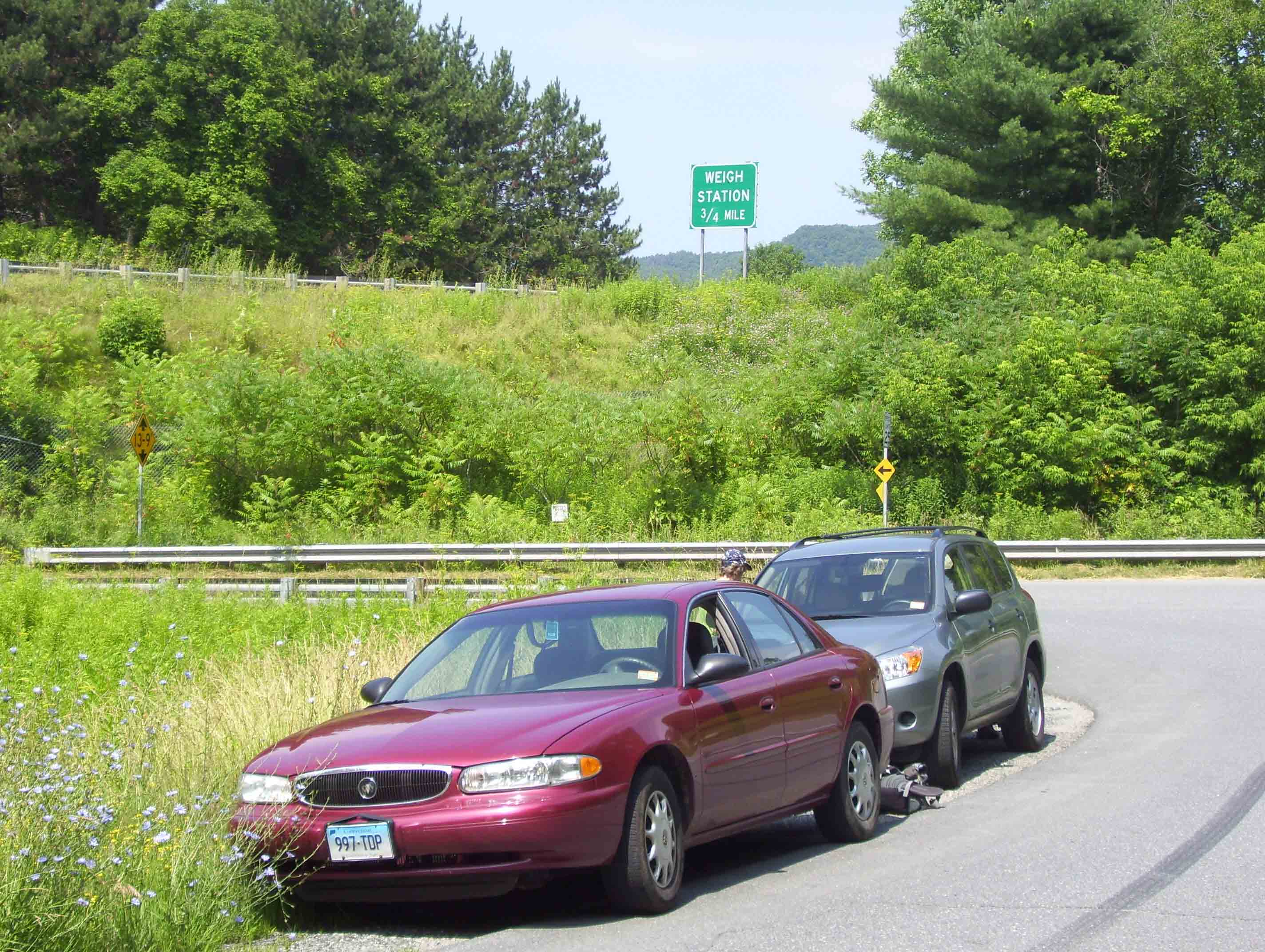 mm 8.7 Parking at the intersection of Podunk Road and Tigertown Road near West Hartford, VT. I-89 is in the background.  Courtesy dlcul@conncoll.edu