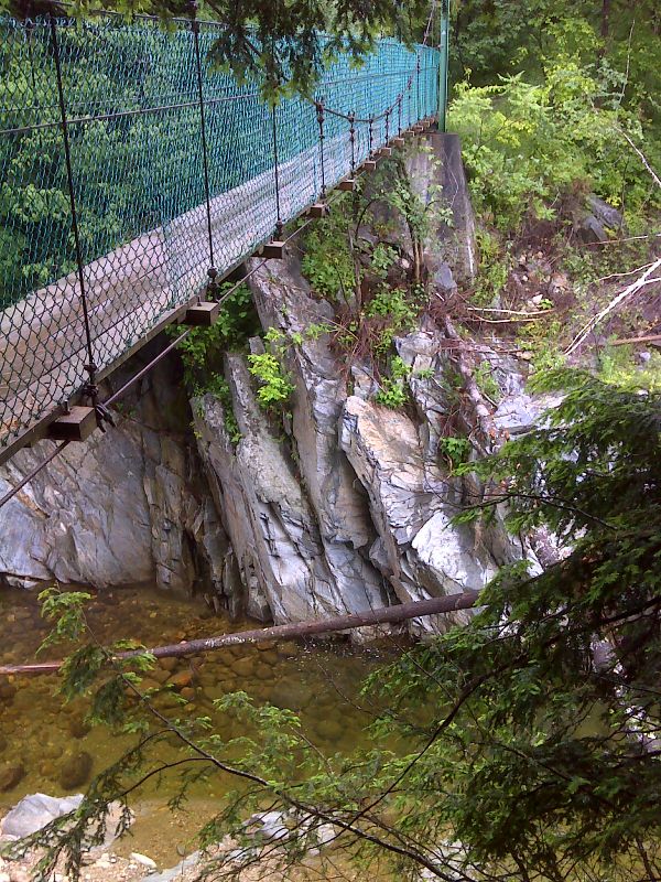 mm 0.1 Suspension bridge across Clarendon Gorge. GPS N43.5202 W72.9255  Courtesy pjwetzel@gmail.com